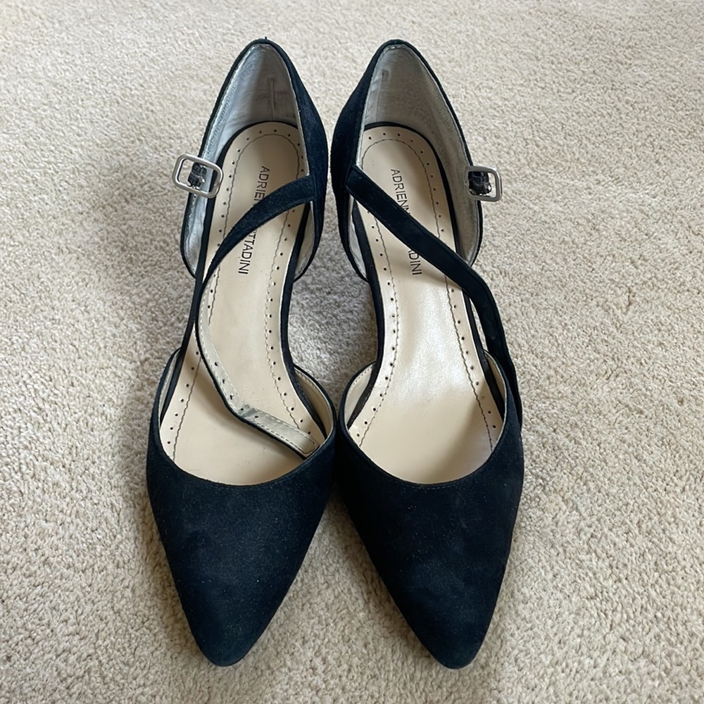 ADRIENNE VITTADINI Black Kidsuede Pointed Toe Ankle Strap Pump